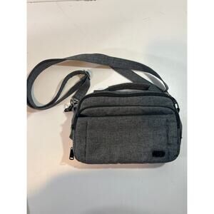 Lug Scoop Purse Crossbody Travel Bag RFID Protected Heather Gray Great Condition